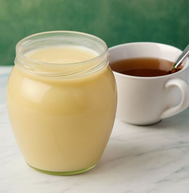 med pastový s čajem min